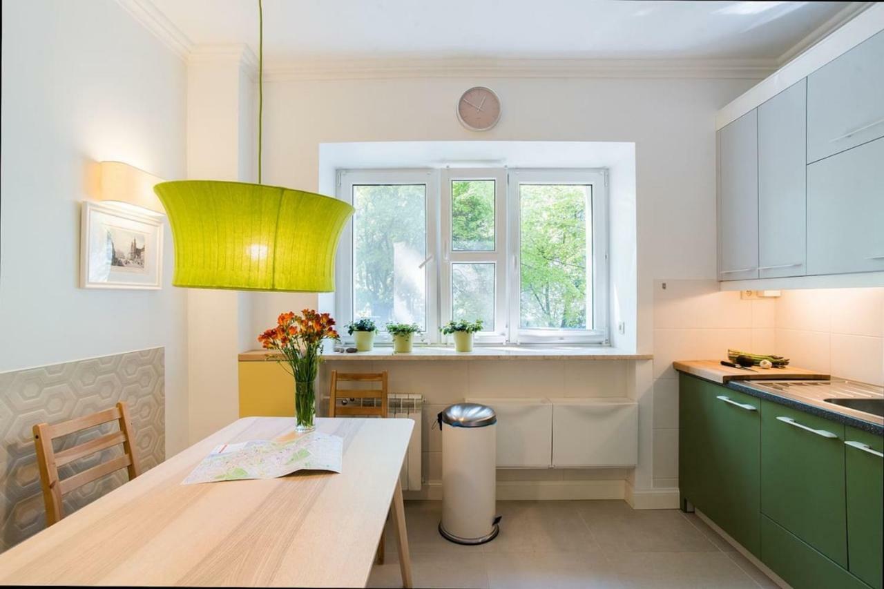 In Perfect Location - Metro Ratusz Arsenal Apartment Warsaw